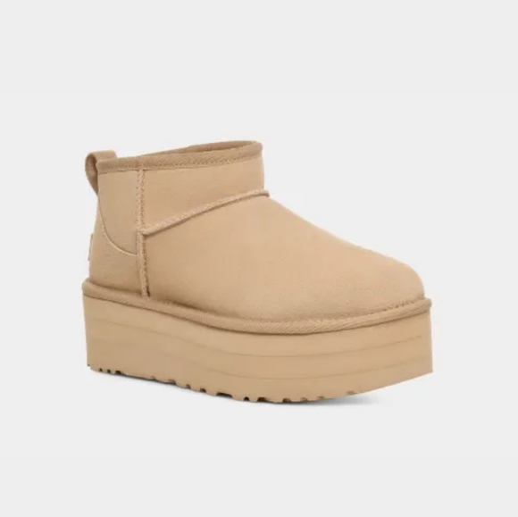 Ugg CLASSIC ULTRA MINI PLATFORM Size 7 - Picture 3 of 9